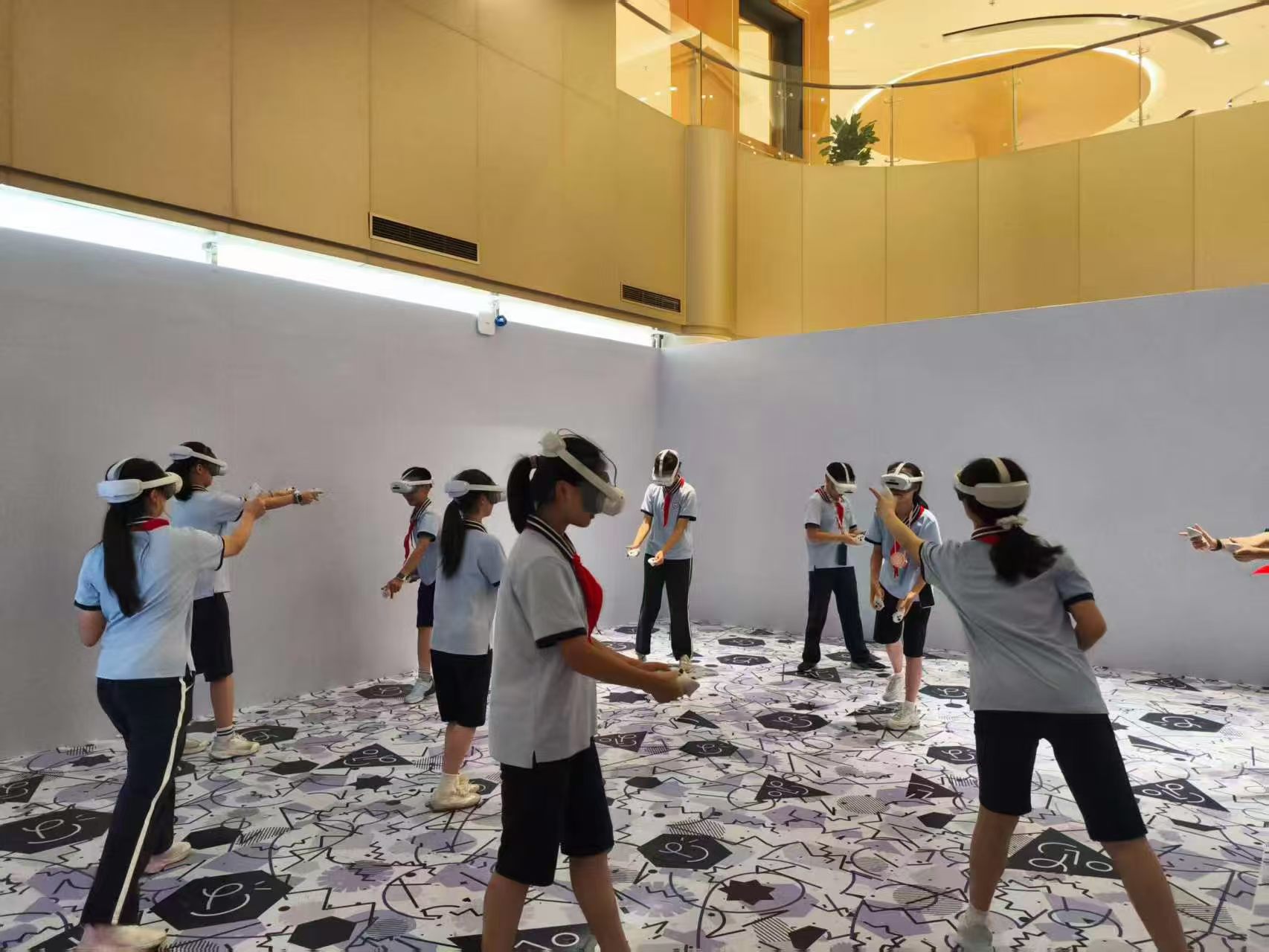 VR 多人互动游戏体验 1